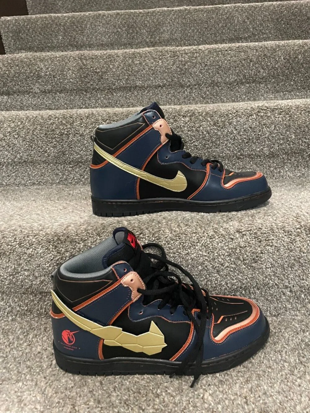 Nike gundam dunk